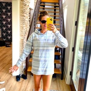 Women’s medium billabong navy light blue and white striped sweatshirt